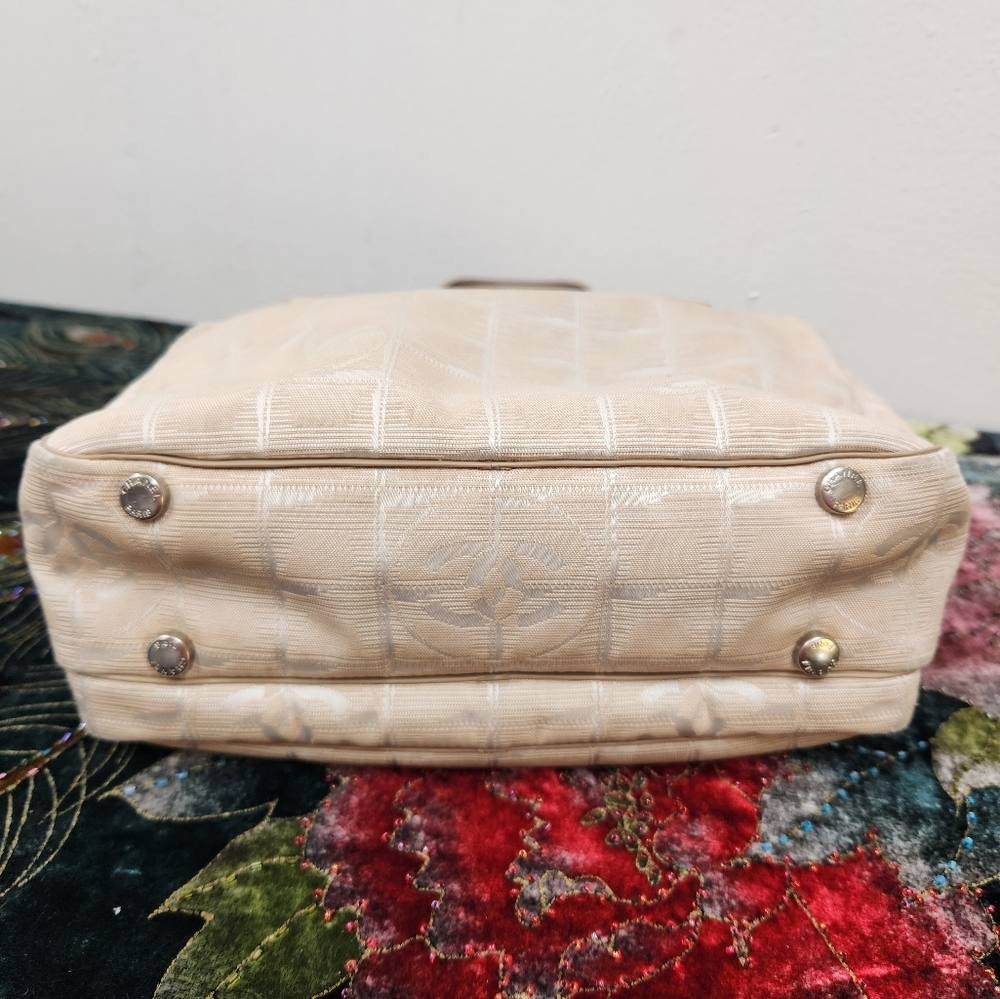 Chanel Bag - Picture 5 of 12